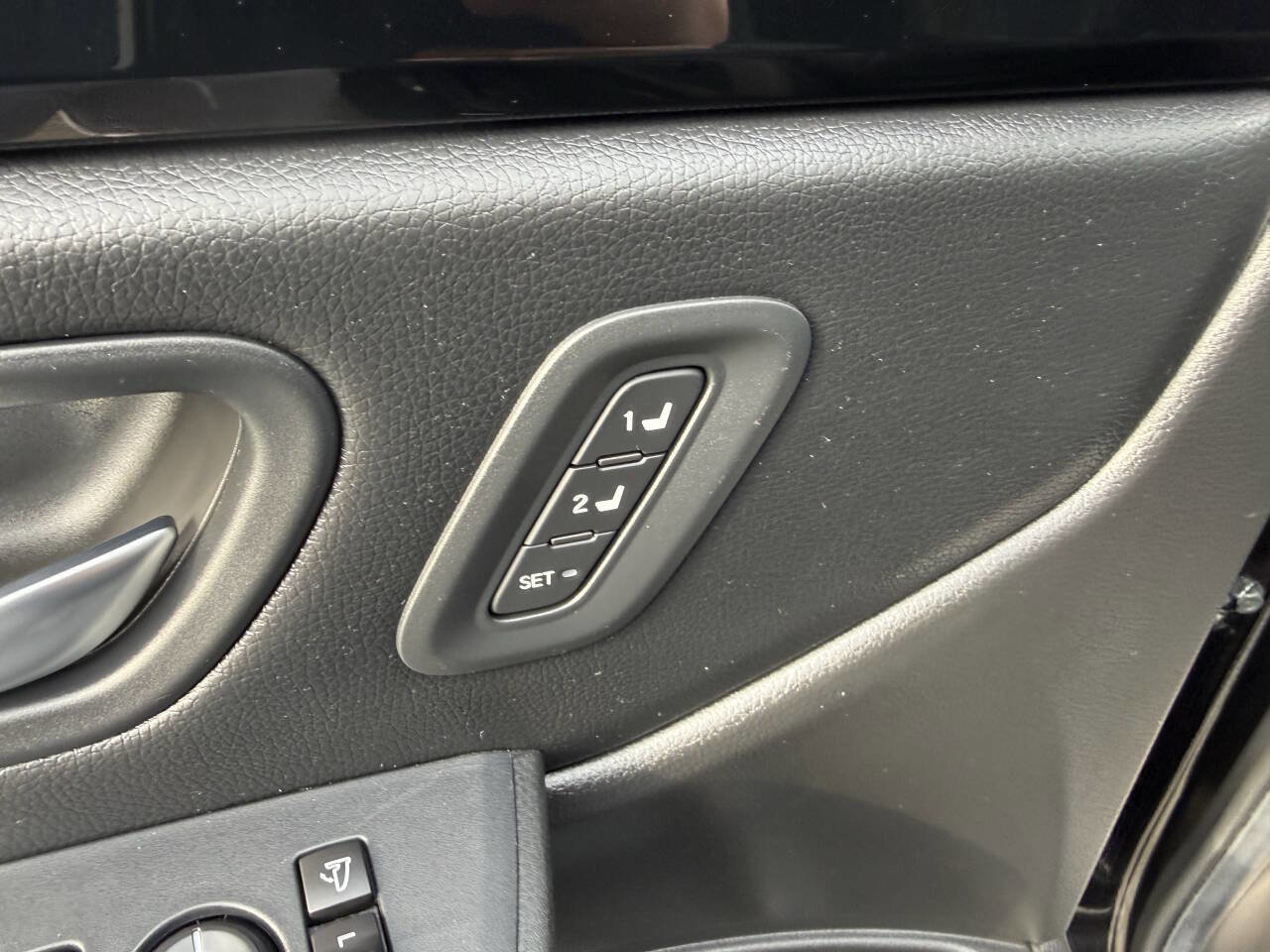 Used 2025 Honda Pilot TrailSport image 17