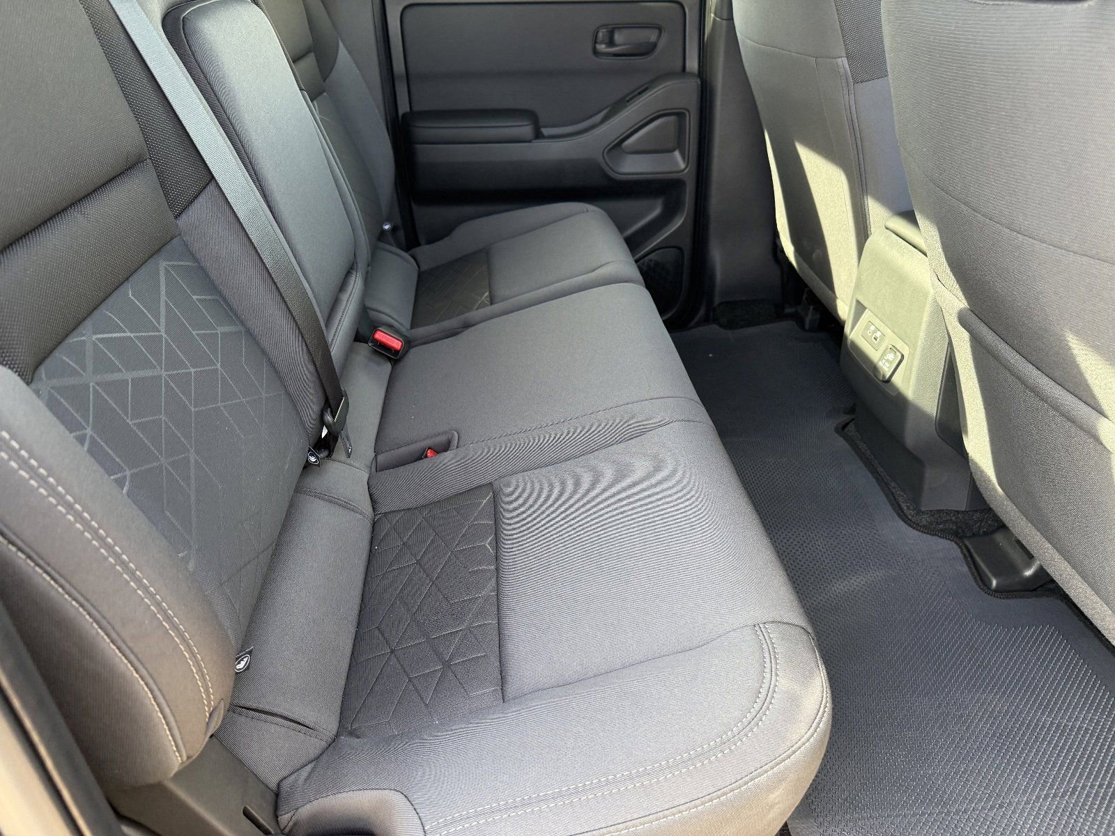 New 2026 Nissan Frontier SV w/ SV Convenience Package image 6