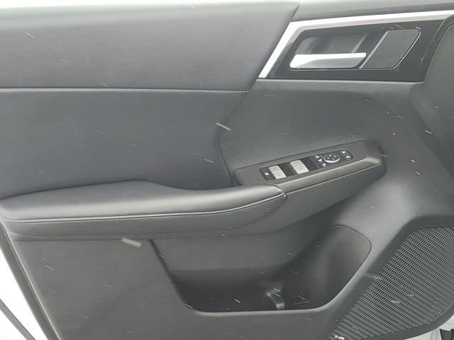 Used 2024 Mitsubishi Outlander SE image 24