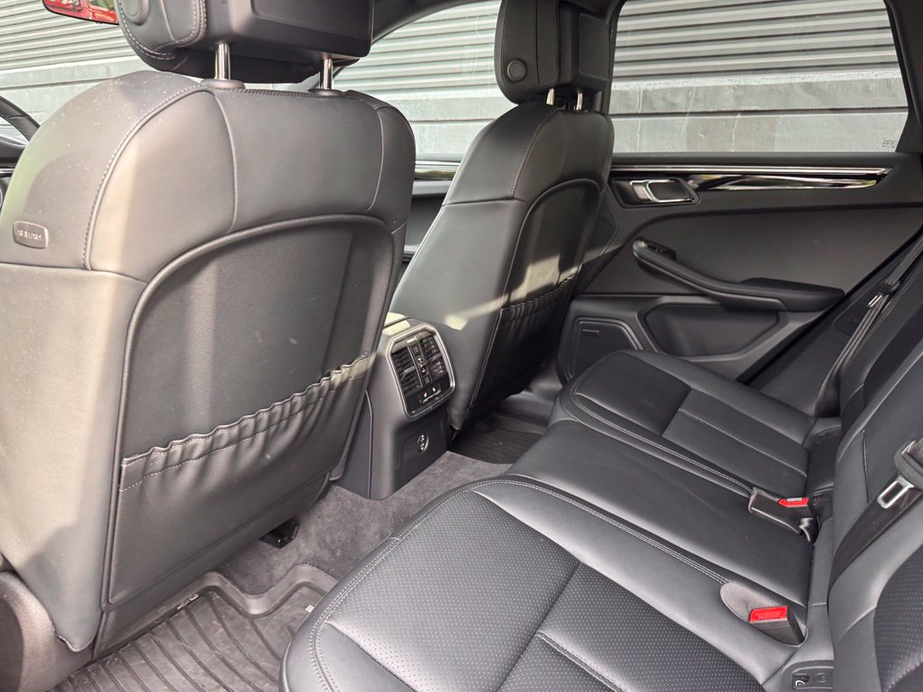 Certified 2026 Porsche Macan AWD/4WD image 20
