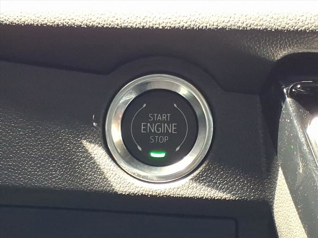 New 2026 Chevrolet Traverse LT w/ Sun and Wheel Package FWD image 9