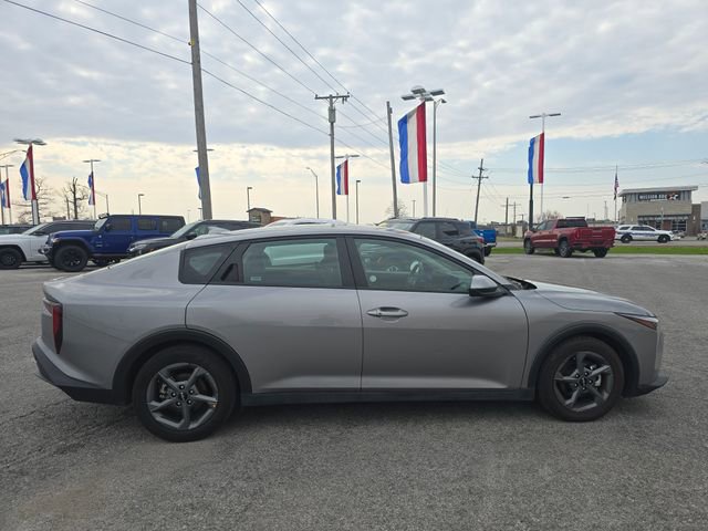 Used 2025 Kia K4 LXS image 4