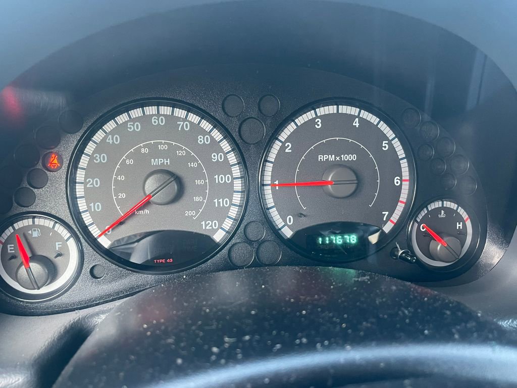 Used 2005 Jeep Liberty Sport w/ Skid Plate Group image 12