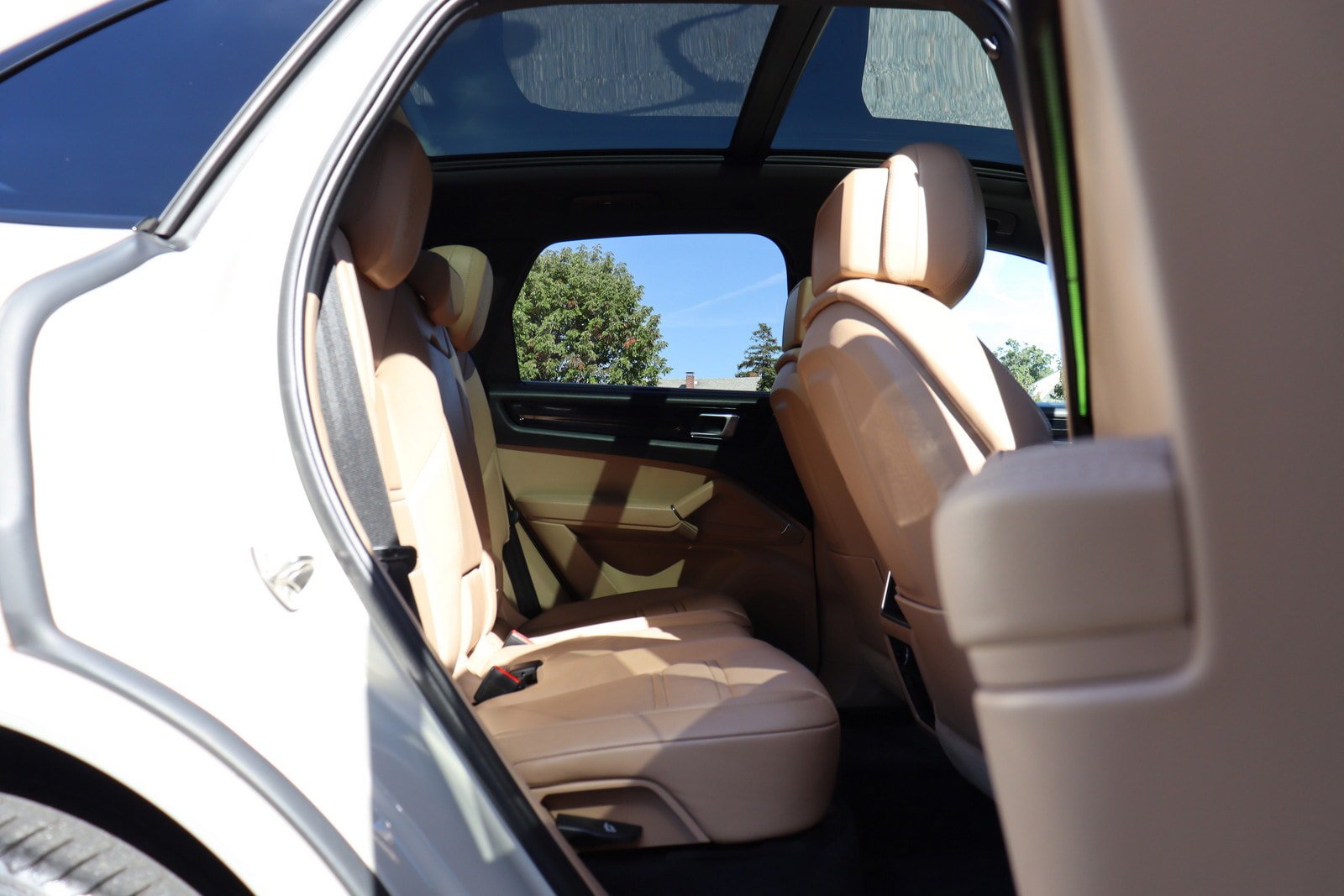 Used 2023 Porsche Cayenne AWD/4WD image 17
