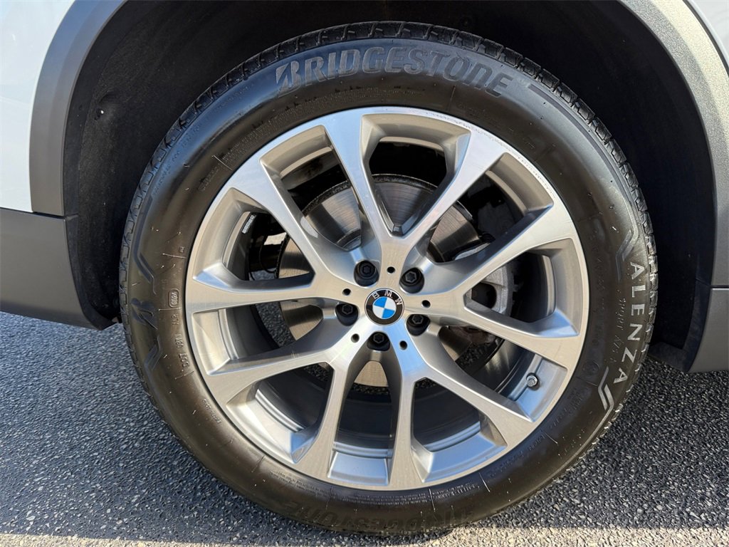 Certified 2024 BMW X5 xDrive40i w/ Premium Package image 17