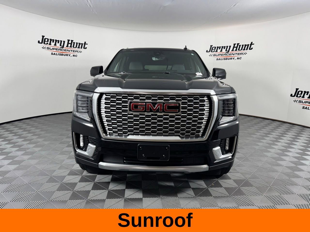 Used 2022 GMC Yukon XL Denali w/ Denali Premium Package image 6