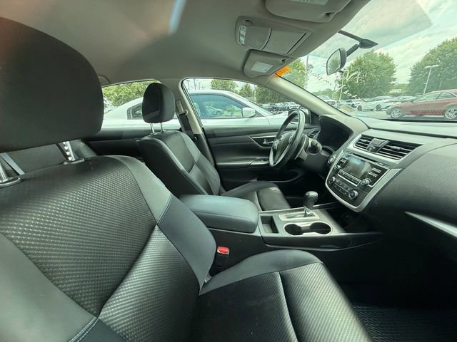 Used 2016 Nissan Altima 2.5 SR w/ LED Appearance Package FWD image 10