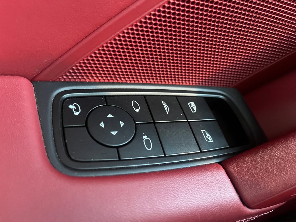 Used 2025 Porsche 911 Carrera RWD image 26