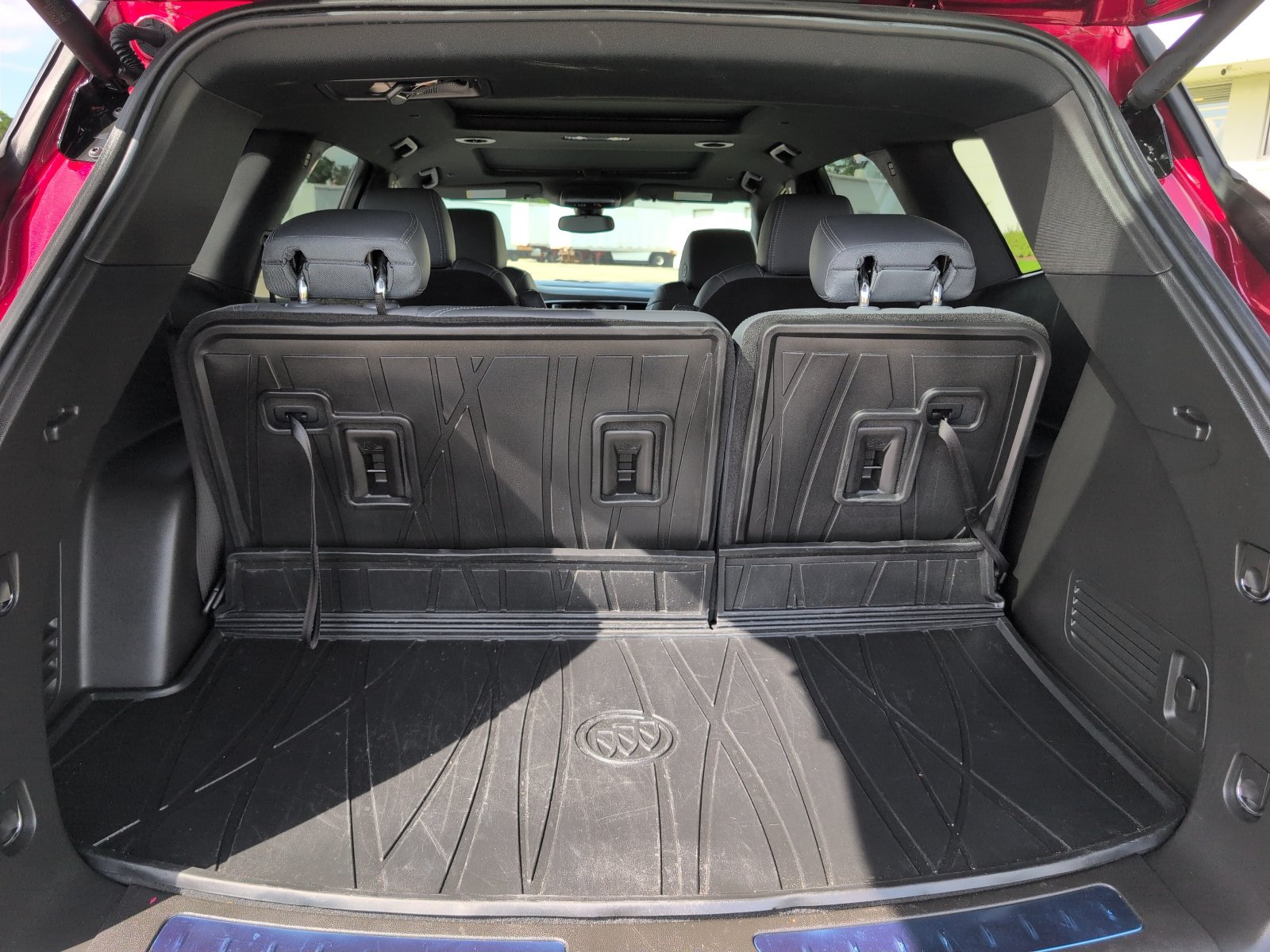 Used 2023 Buick Enclave Essence w/ Experience Buick Package FWD image 4