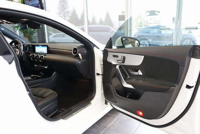 Used 2020 Mercedes-Benz CLA 250 4MATIC image 45