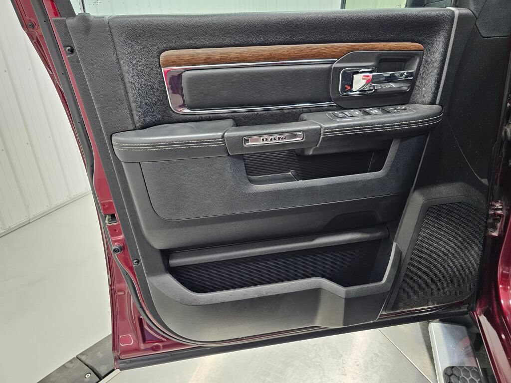Used 2017 RAM 1500 Laramie w/ Convenience Group AWD/4WD image 28