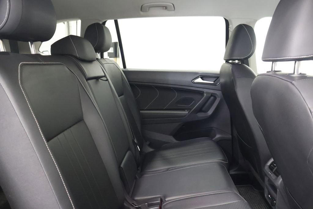 Used 2023 Volkswagen Tiguan SE FWD image 24