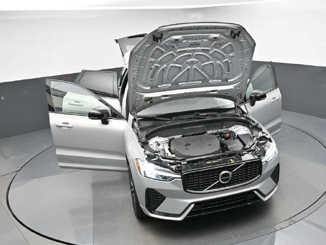 Used 2024 Volvo XC60 B5 Plus w/ Protection Package Premier AWD/4WD image 47