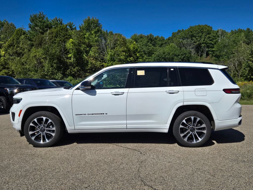 Used 2023 Jeep Grand Cherokee L Overland w/ Luxury Tech Group IV AWD/4WD image 2