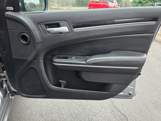 Used 2018 Chrysler 300 S w/ 300S Premium Group image 24
