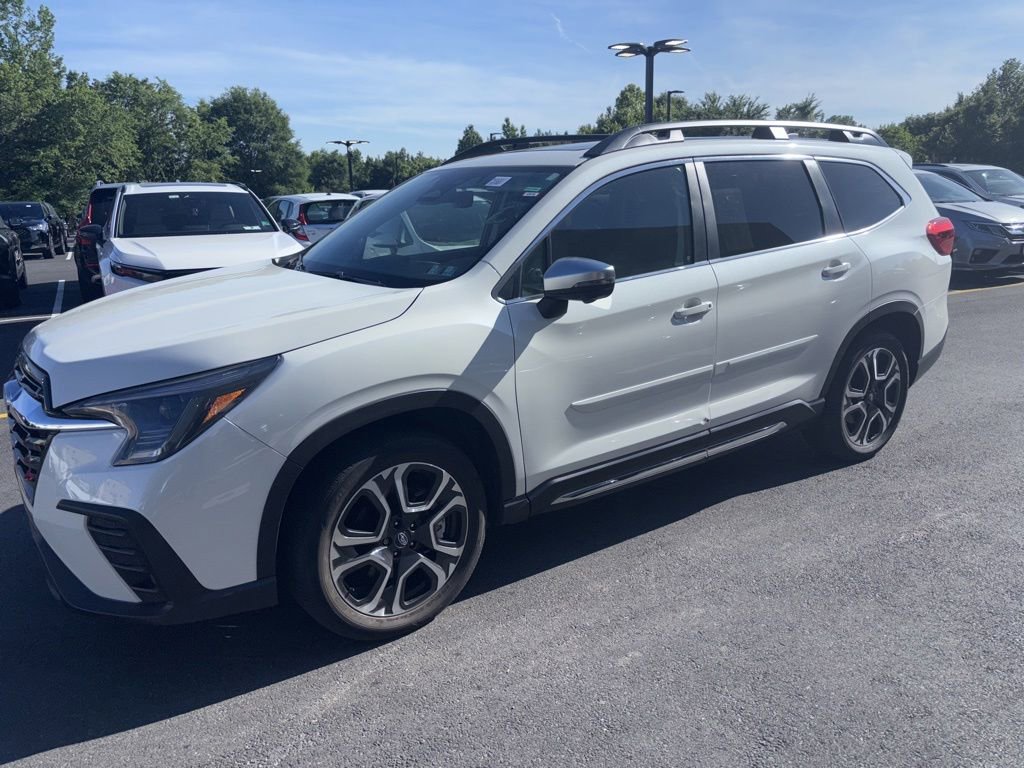 Used 2023 Subaru Ascent Limited w/ Technology Package AWD/4WD image 2