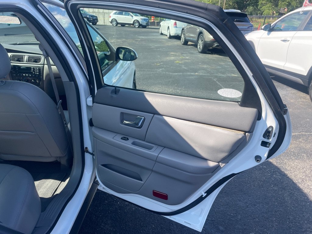Used 2003 Ford Taurus SES FWD image 17