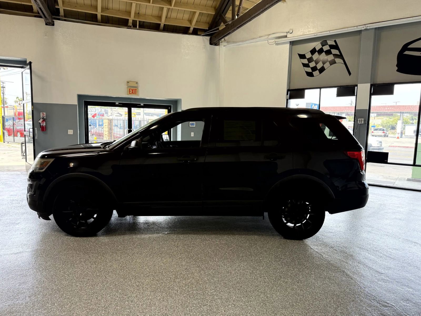 Used 2016 Ford Explorer FWD image 4