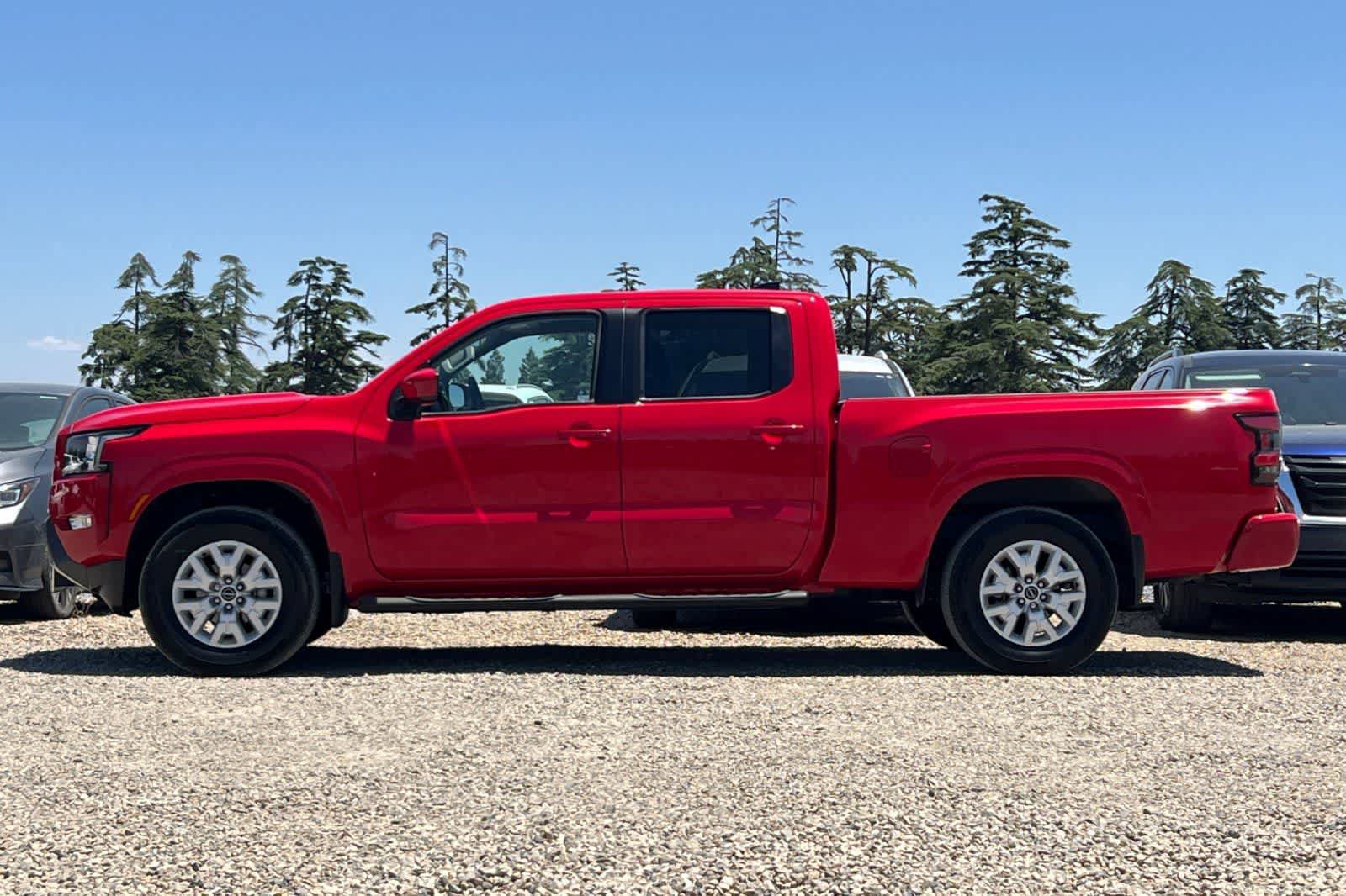 Used 2023 Nissan Frontier SV w/ Technology Package AWD/4WD image 6