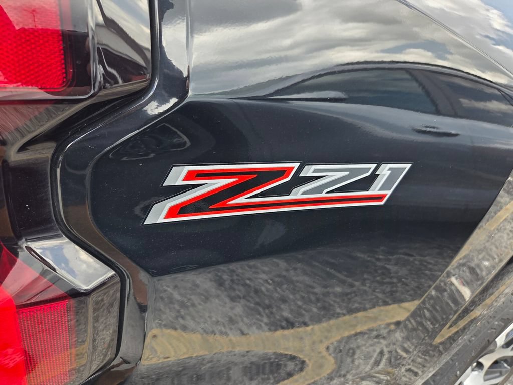 Used 2023 Chevrolet Colorado Z71 w/ Z71 Convenience Package 2 AWD/4WD image 6