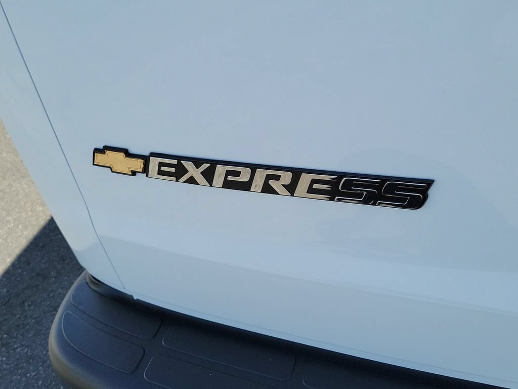 New 2026 Chevrolet Express 2500 w/ Communications Package RWD image 15