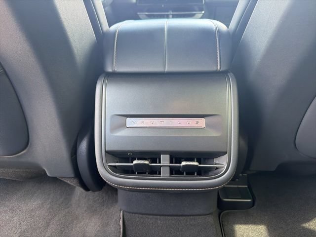 Certified 2024 Lincoln Nautilus Reserve w/ Jet Appearance Package (87T) AWD/4WD image 18