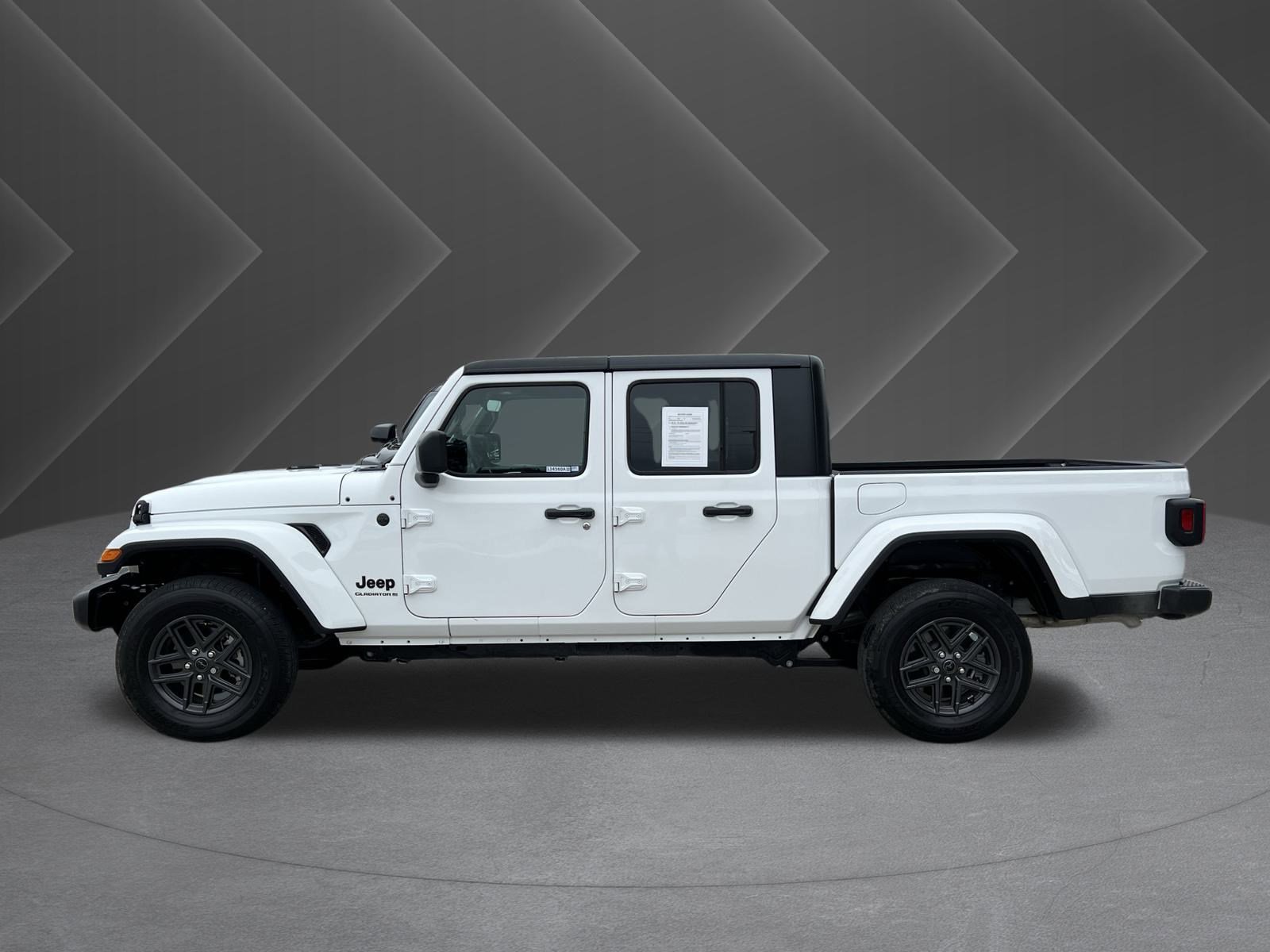 Used 2024 Jeep Gladiator Sport image 2