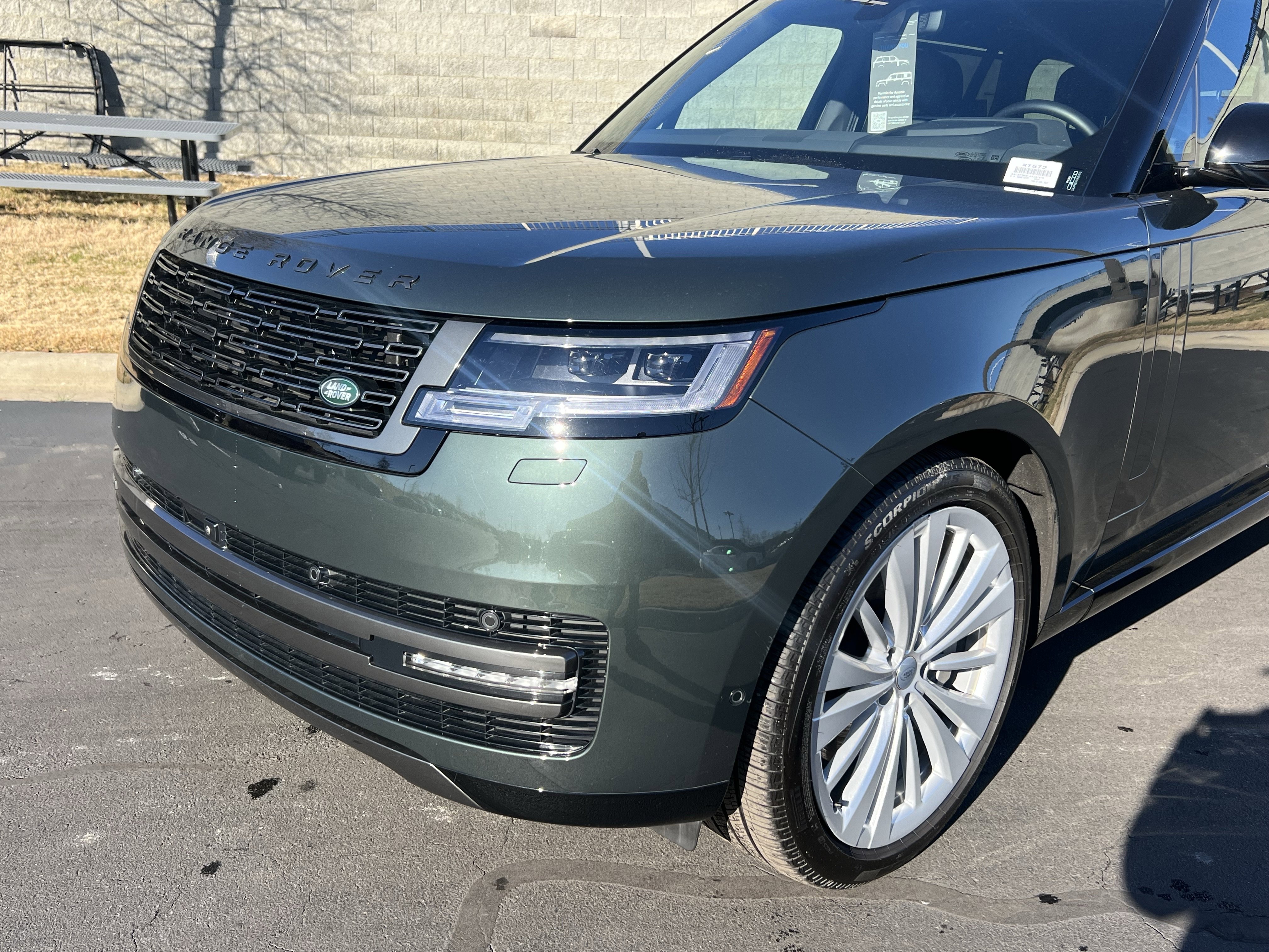 Certified 2025 Land Rover Range Rover Long Wheelbase SE image 11