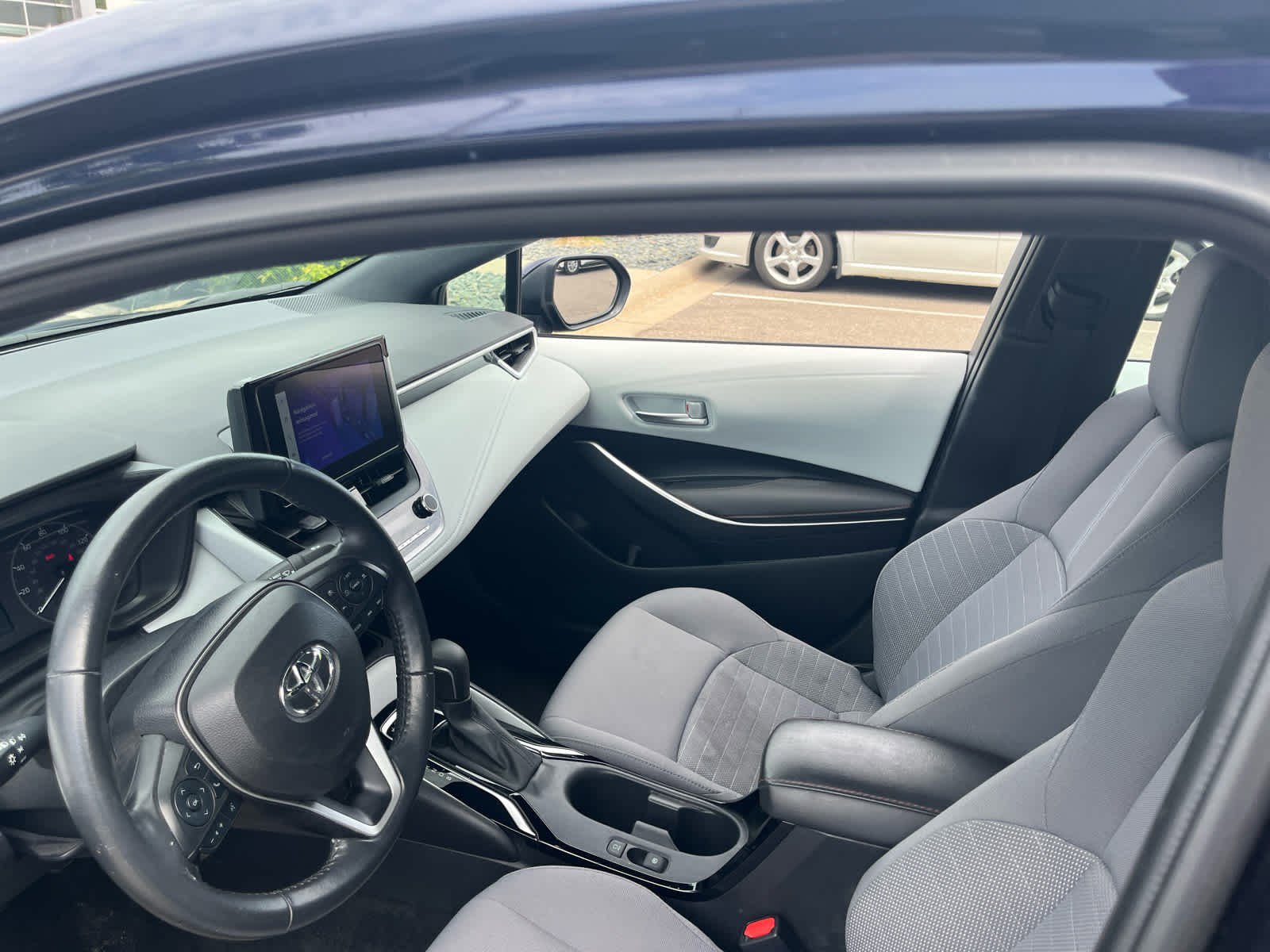 Used 2023 Toyota Corolla SE w/ SE Premium Package FWD image 10