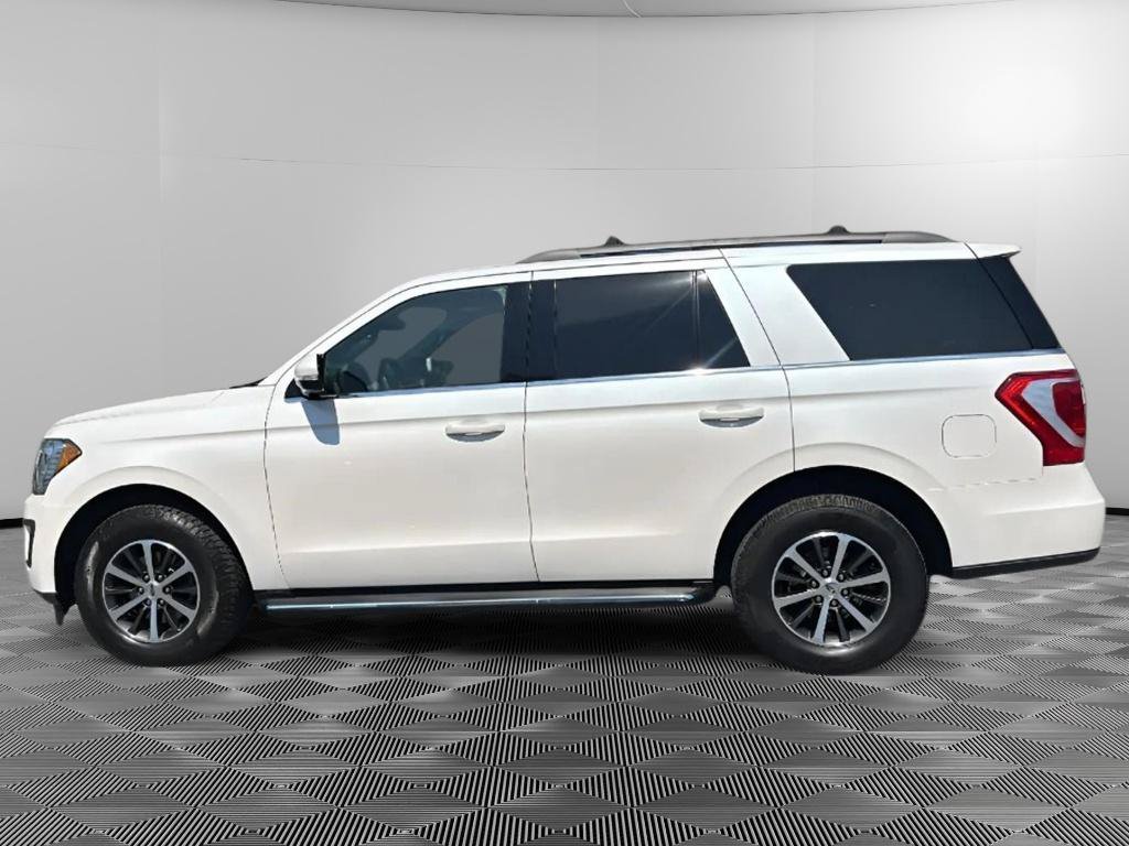 Used 2019 Ford Expedition XLT w/ Equipment Group 202A AWD/4WD image 5