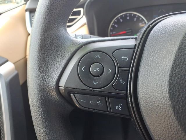 Used 2020 Toyota RAV4 XLE w/ Convenience Package FWD image 21