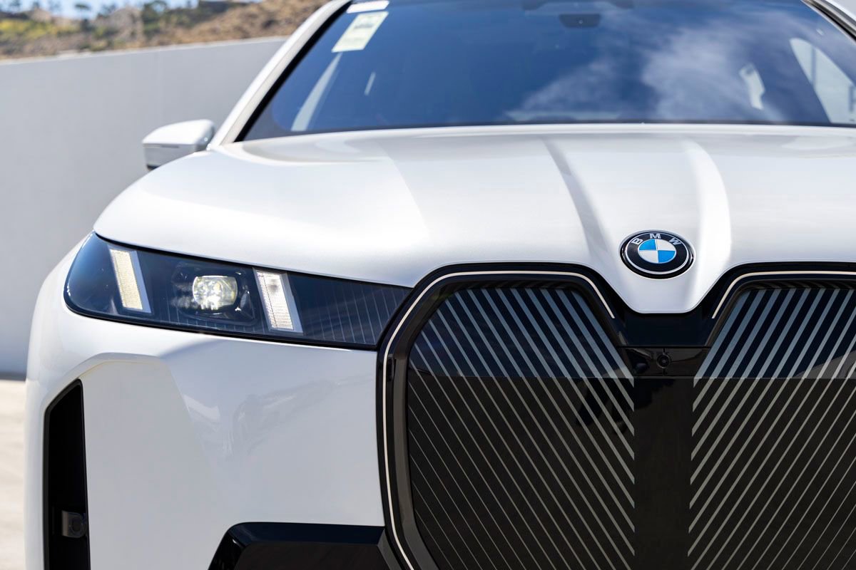 New 2026 BMW iX xDrive45 w/ M Sport Package image 9