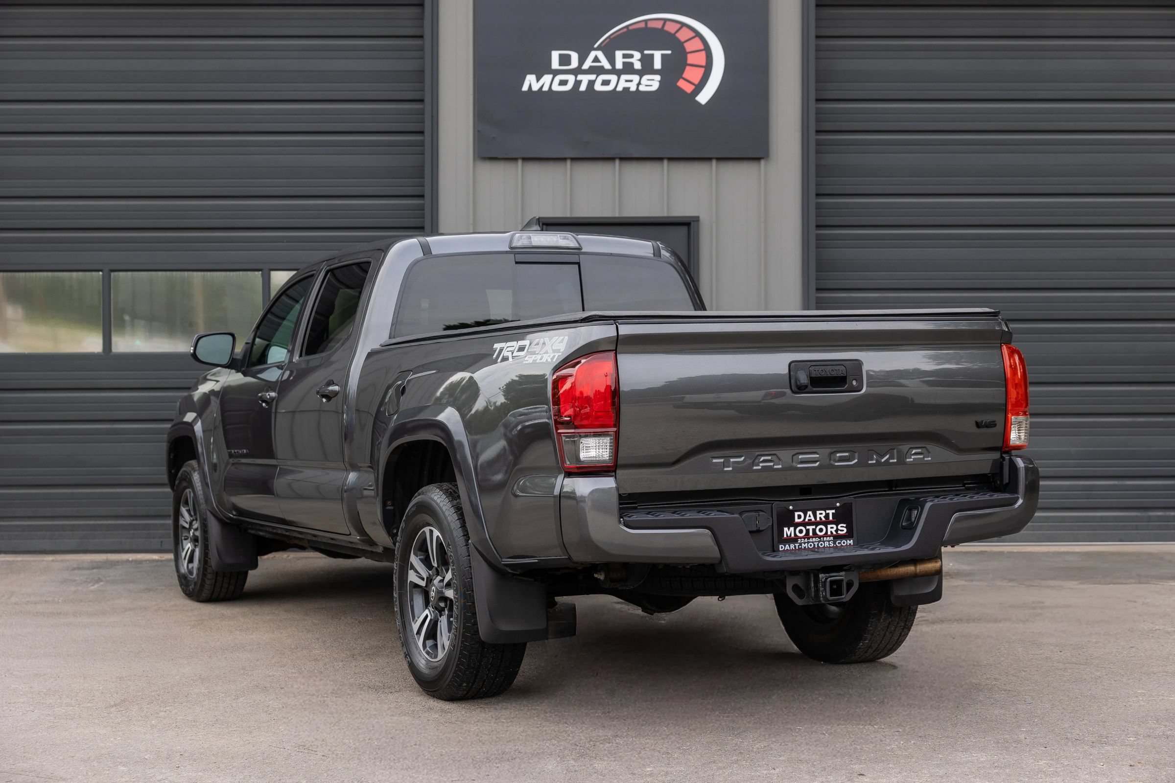 Used 2019 Toyota Tacoma TRD Sport AWD/4WD image 5