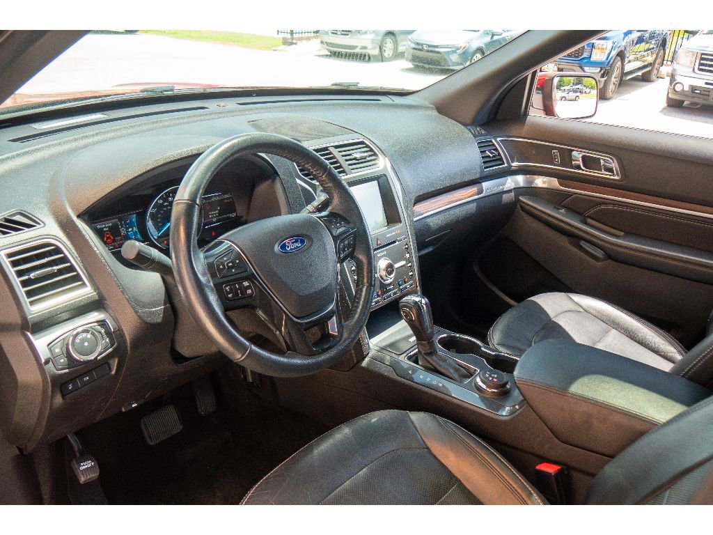 Used 2018 Ford Explorer Limited w/ Equipment Group 301A AWD/4WD image 12