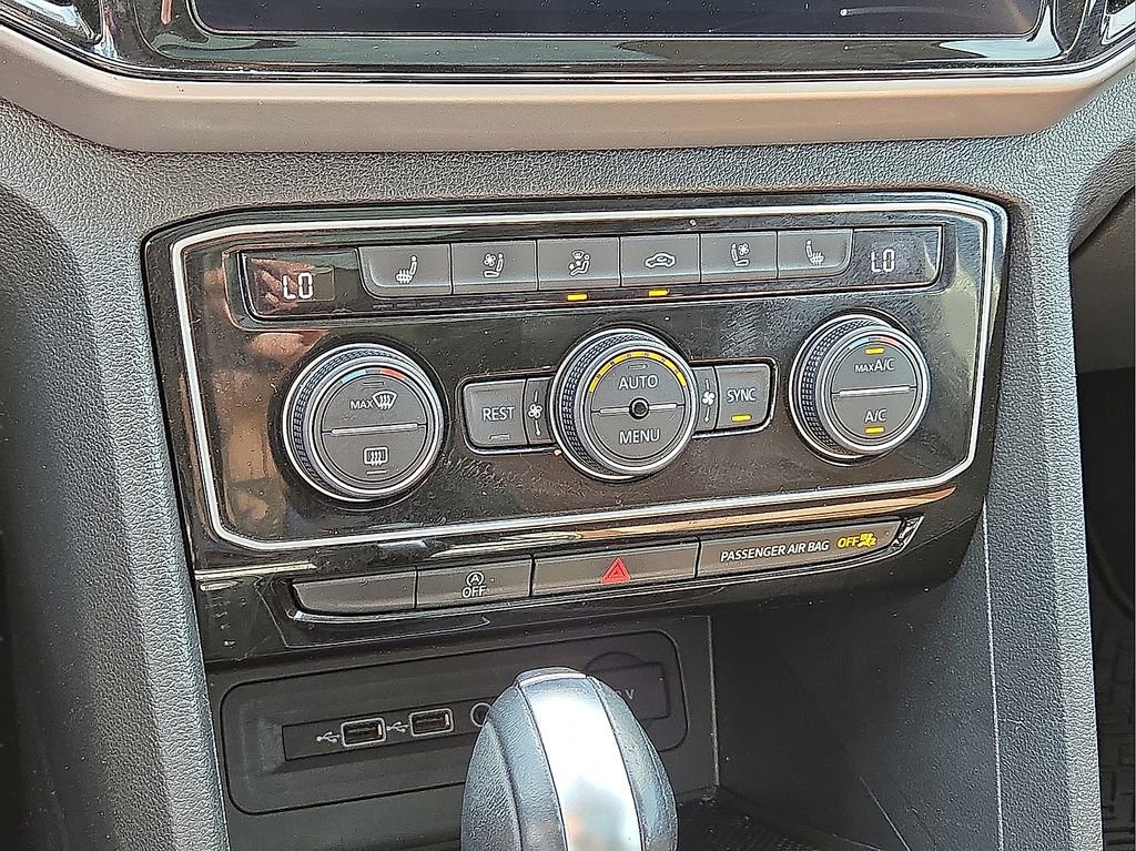 Used 2021 Volkswagen Atlas SEL Premium image 31