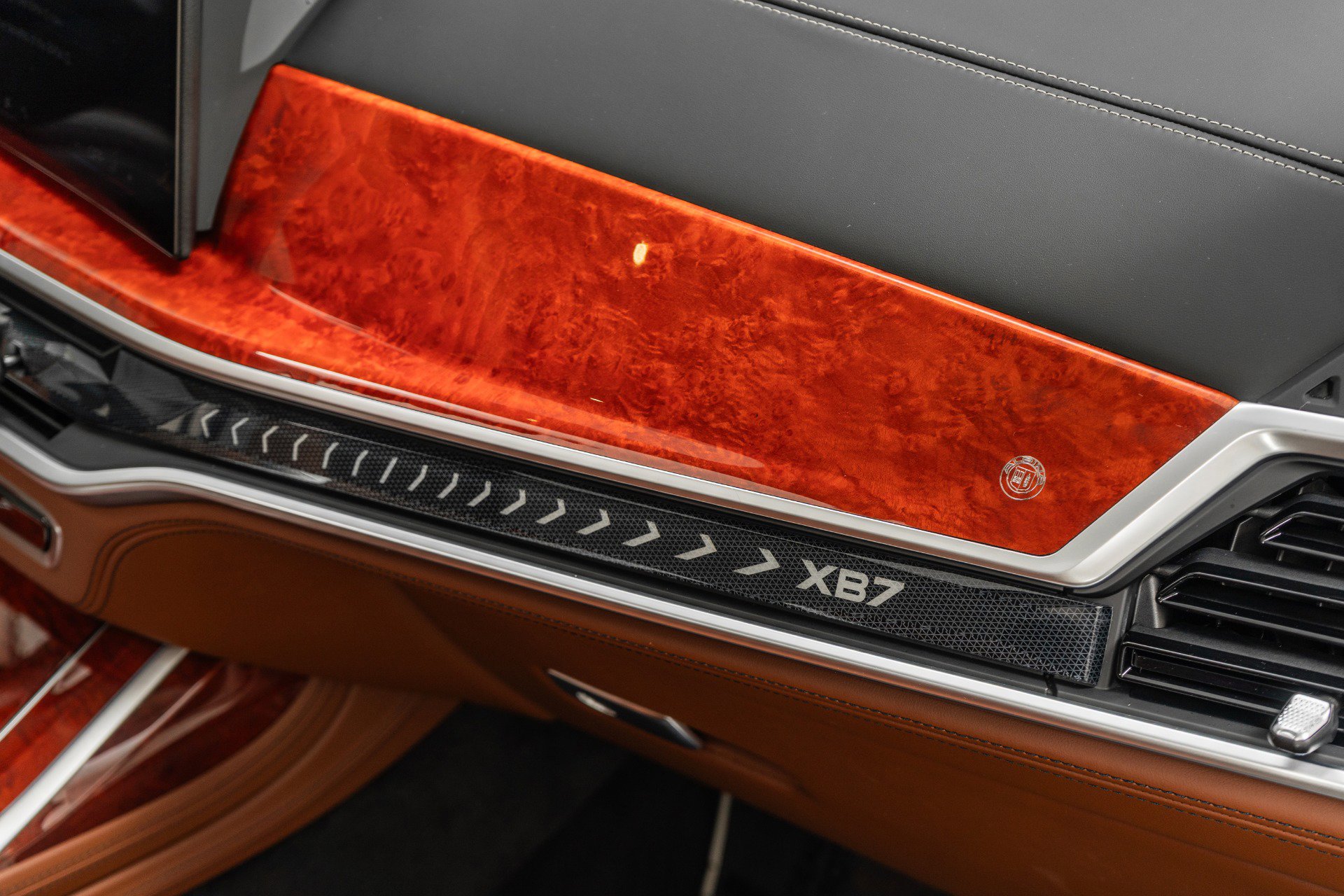 Used 2024 BMW ALPINA XB7 image 32