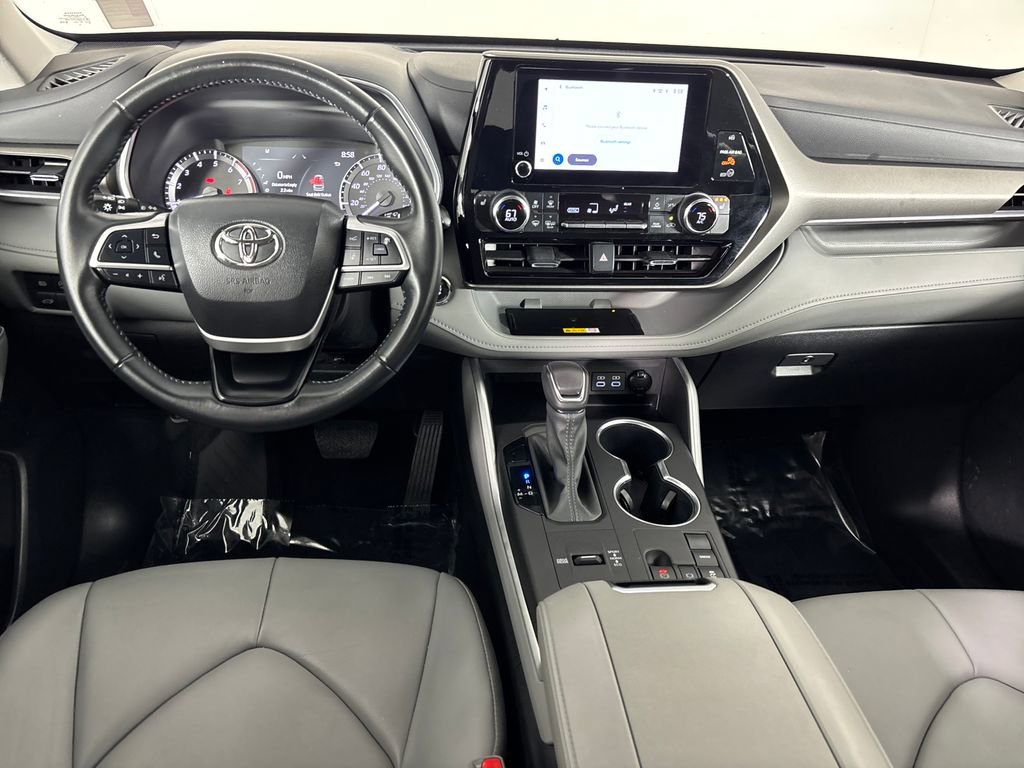Used 2023 Toyota Highlander XLE image 29