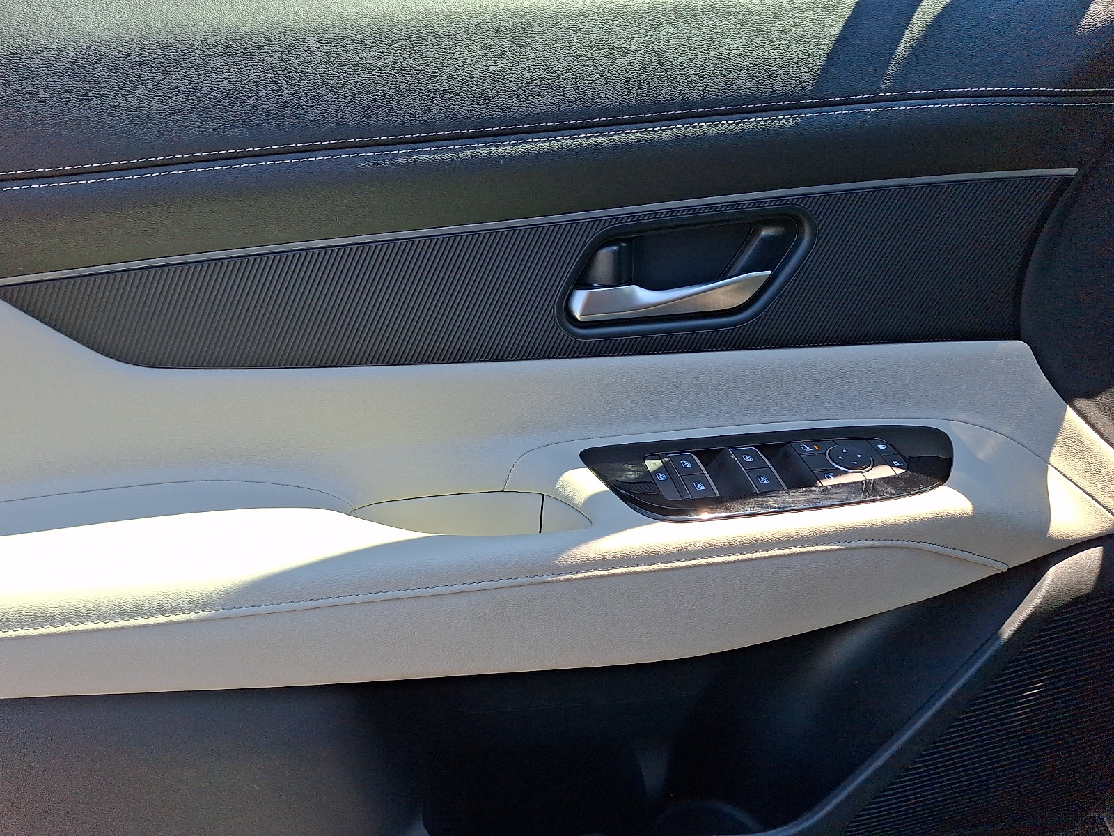 Certified 2025 Nissan Murano SV AWD/4WD image 12