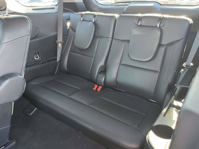 Used 2024 Ford Explorer XLT w/ Equipment Group 202A AWD/4WD image 16