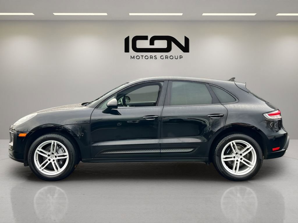 Used 2024 Porsche Macan T AWD/4WD image 2