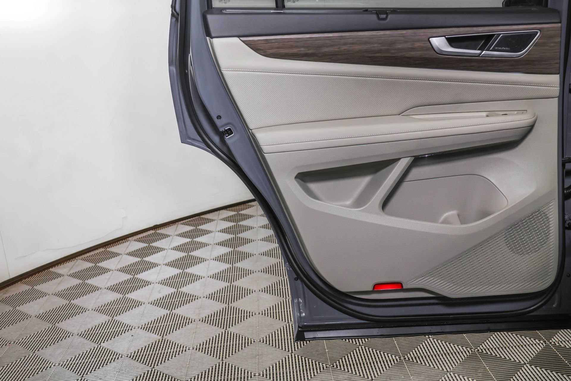 New 2026 Volkswagen Atlas SEL Premium R-Line image 38