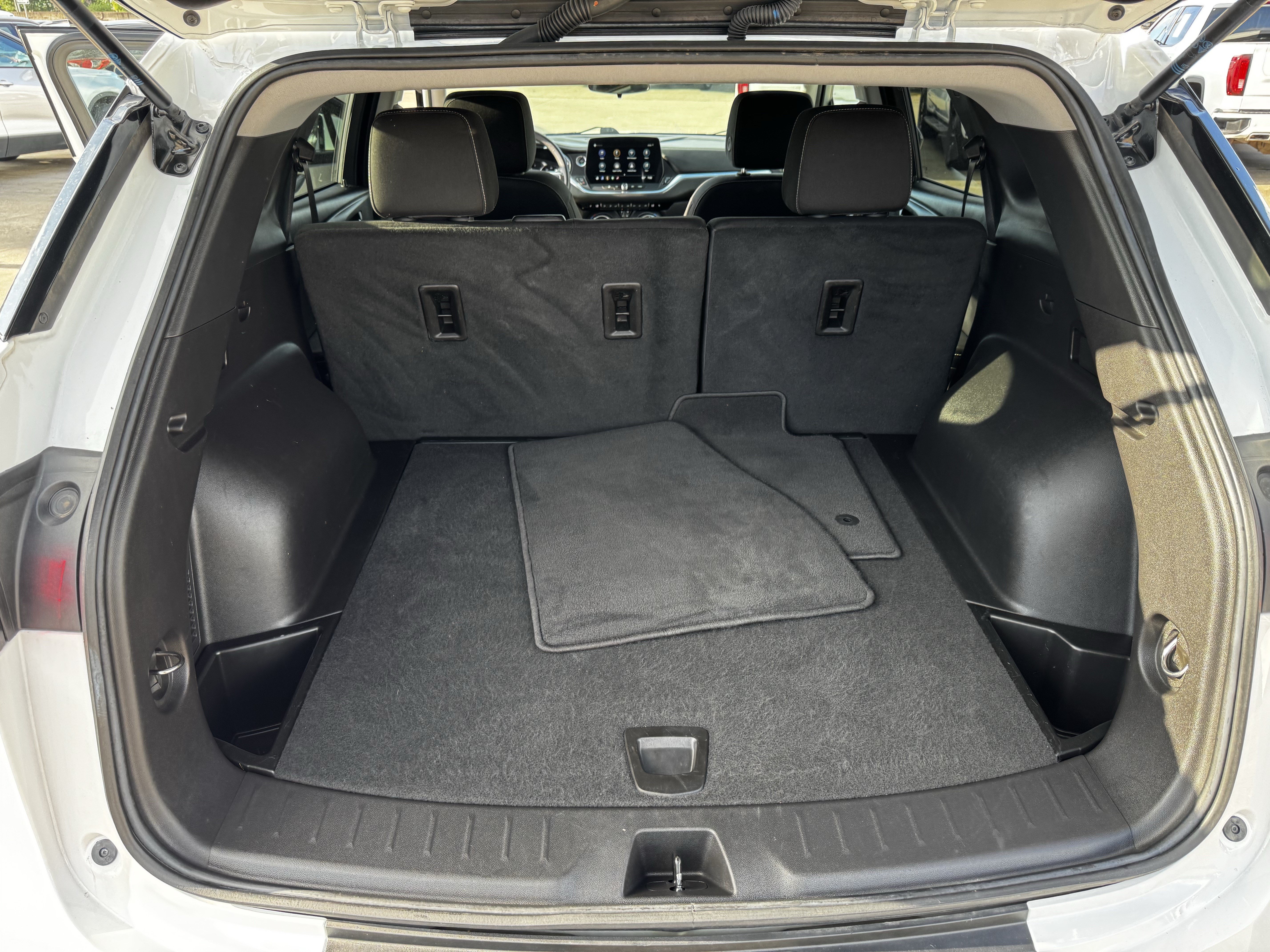 Used 2025 Chevrolet Blazer LT AWD/4WD image 30