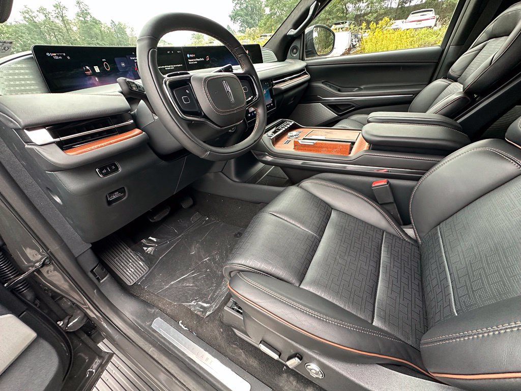 New 2027 Lincoln Navigator L Black Label AWD/4WD image 17