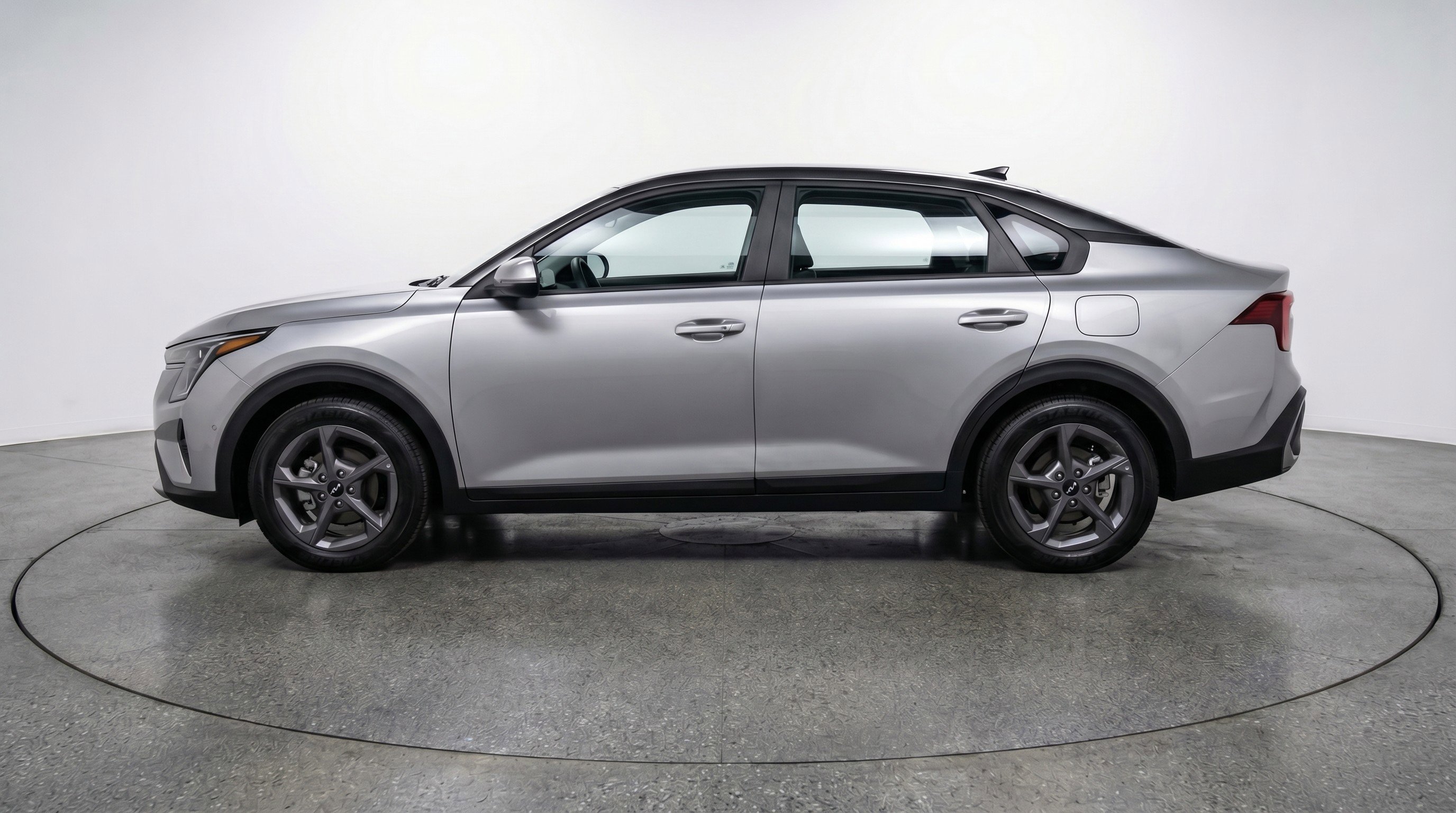 Used 2025 Kia K4 LXS image 5
