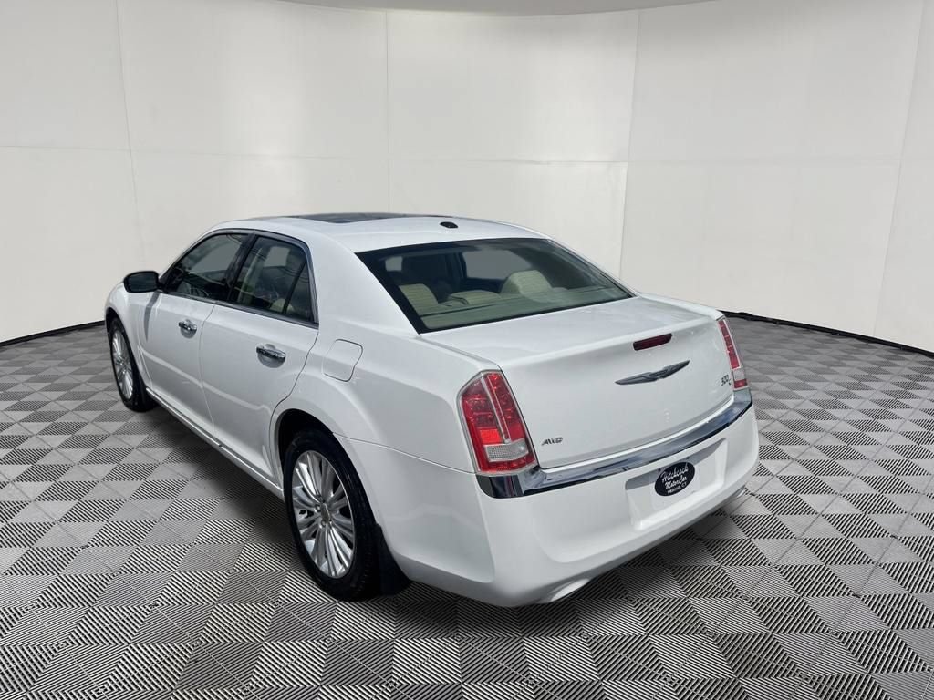 Used 2014 Chrysler 300 C AWD/4WD image 7