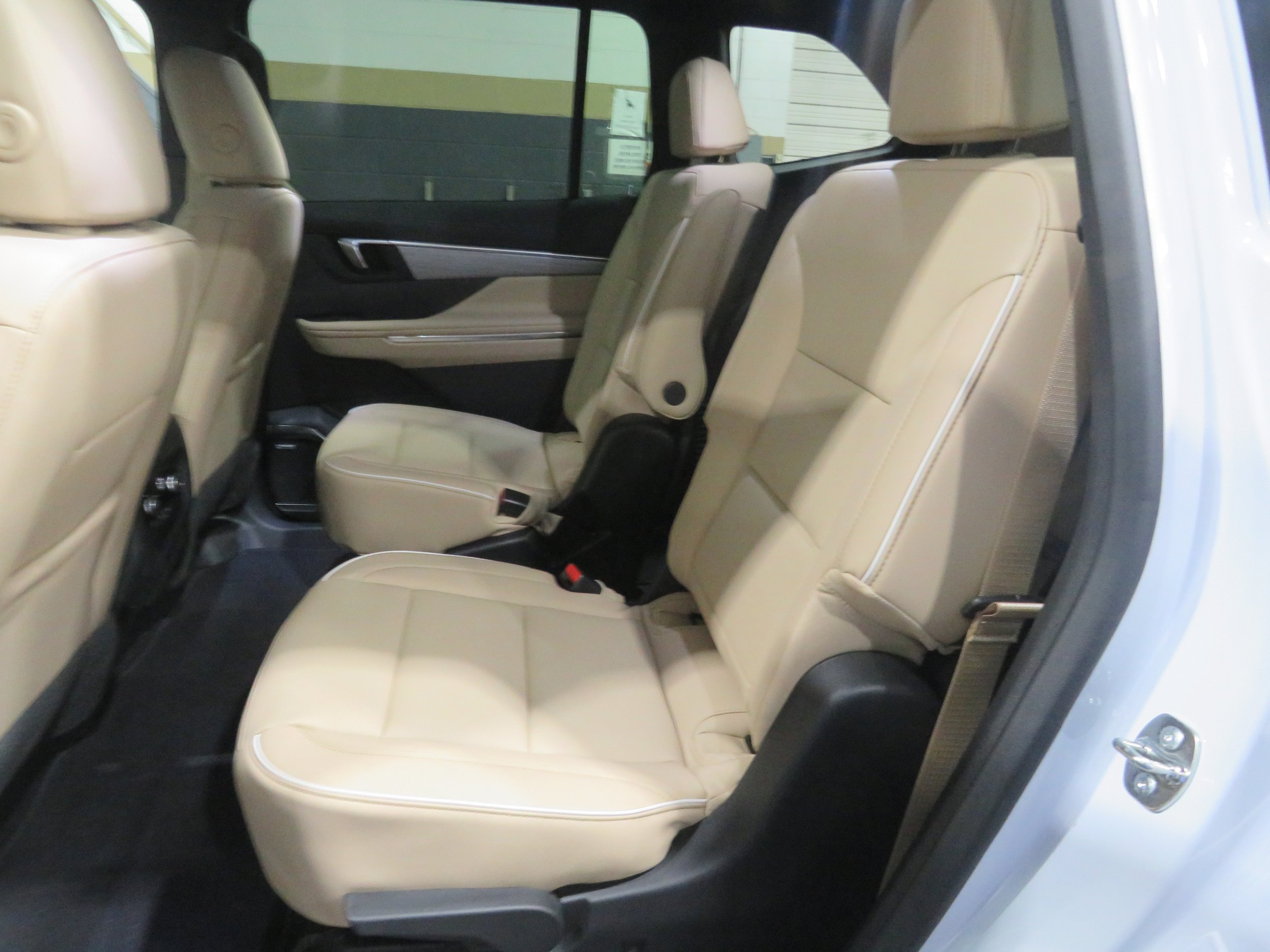 New 2027 Buick Enclave Preferred w/ Power Package AWD/4WD image 9