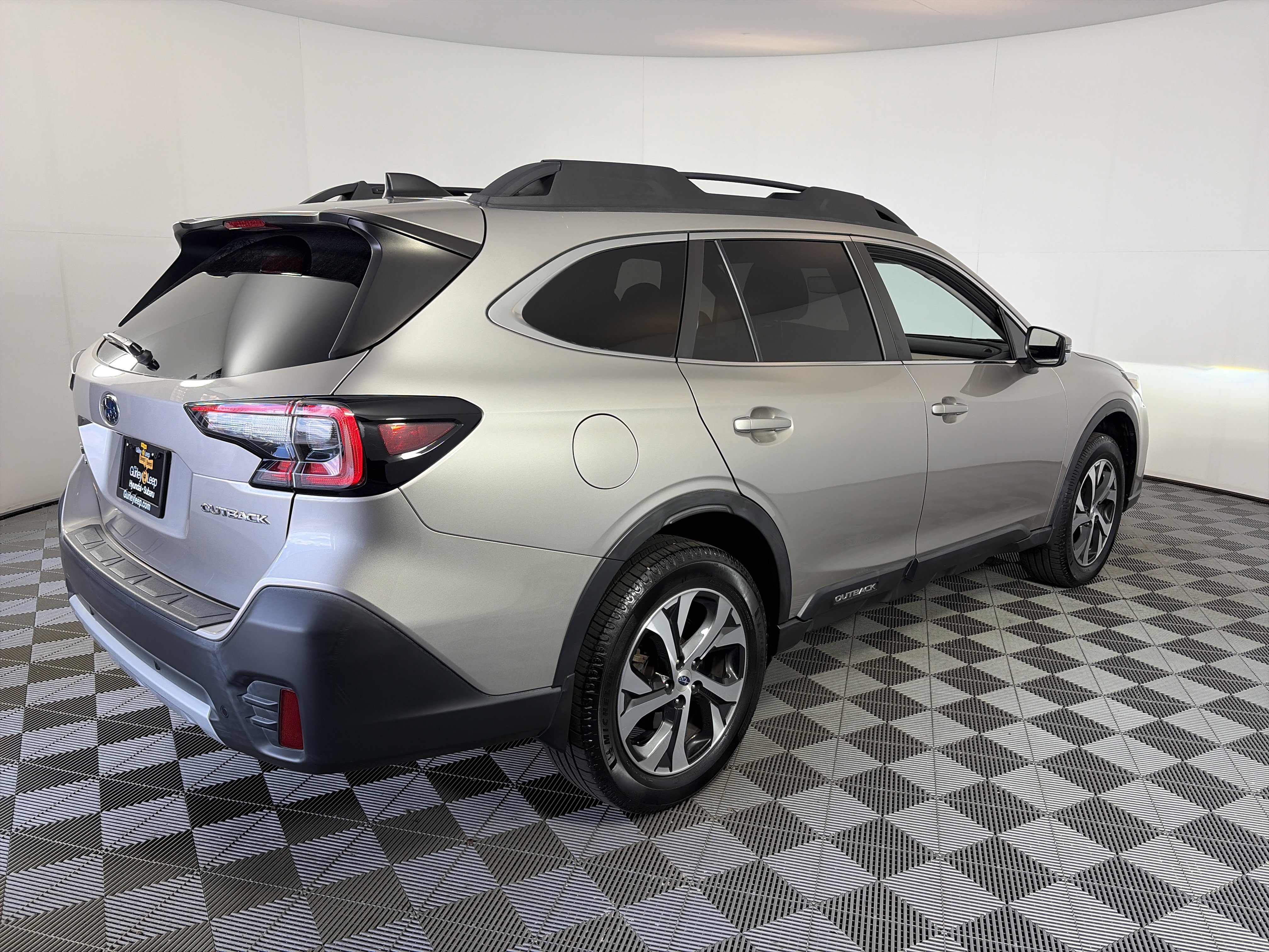 Used 2020 Subaru Outback Limited w/ Popular Package #2 AWD/4WD image 10