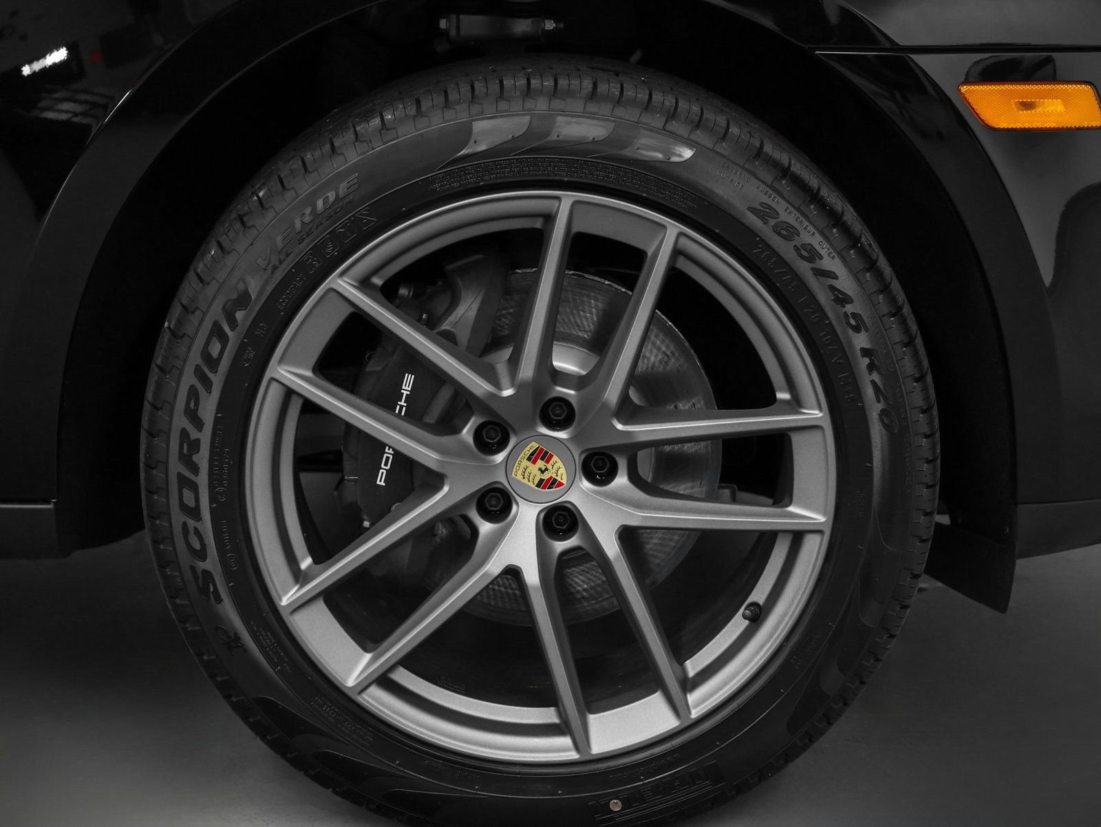 Certified 2025 Porsche Macan image 15