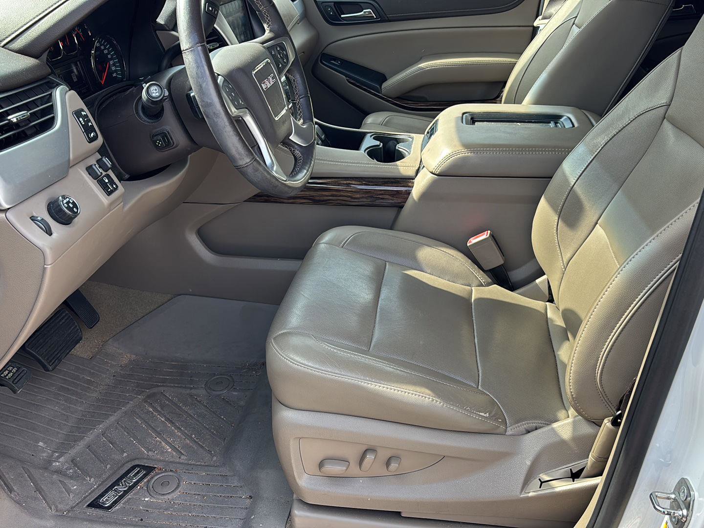 Used 2019 GMC Yukon XL SLT w/ Open Road Package RWD image 13