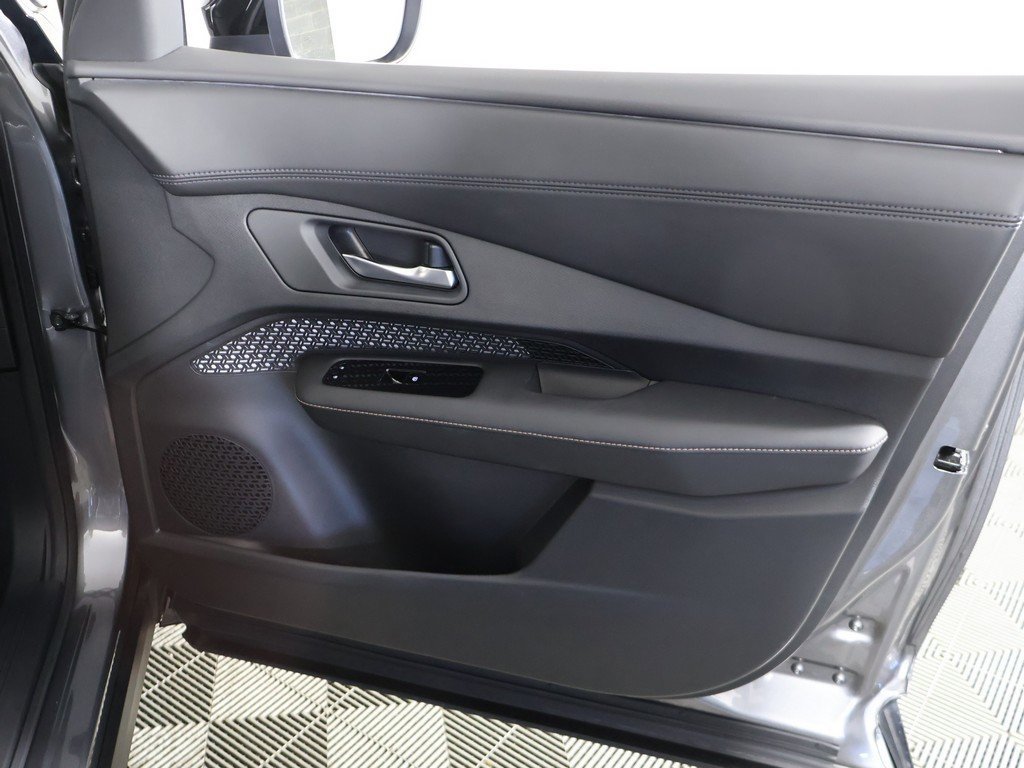 Used 2023 Nissan Ariya ENGAGE image 23